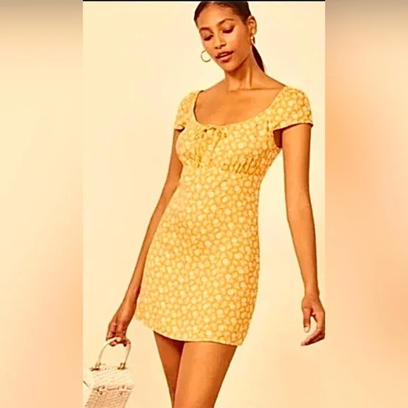 Reformation Madison mini dress Low Cut floral print in Yellow & white Size L - Picture 1 of 9